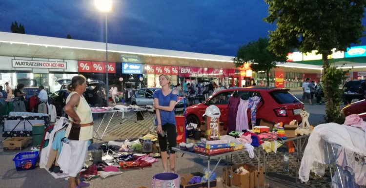 NÖ . NACHT FLOHMARKT / EKZ Nord